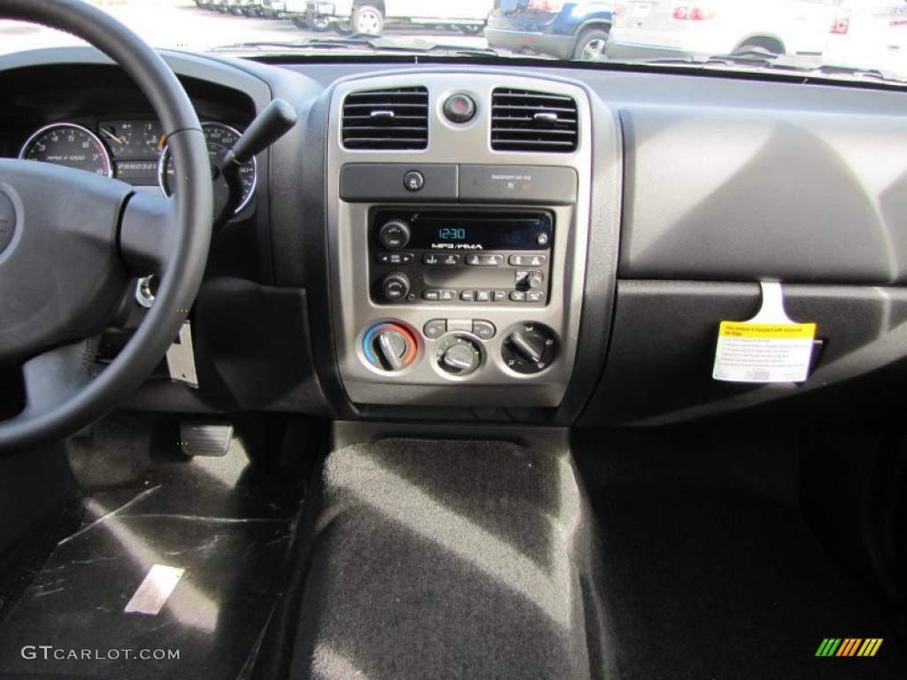 2011 GMC Canyon SLE Crew Cab Controls Photo #42642450