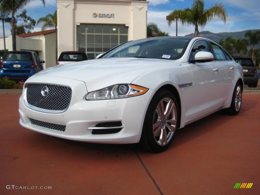 Polaris White Jaguar XJ