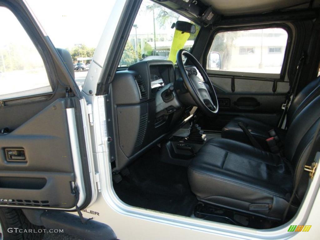 2004 Wrangler SE 4x4 - Bright Silver Metallic / Dark Slate Gray photo #13