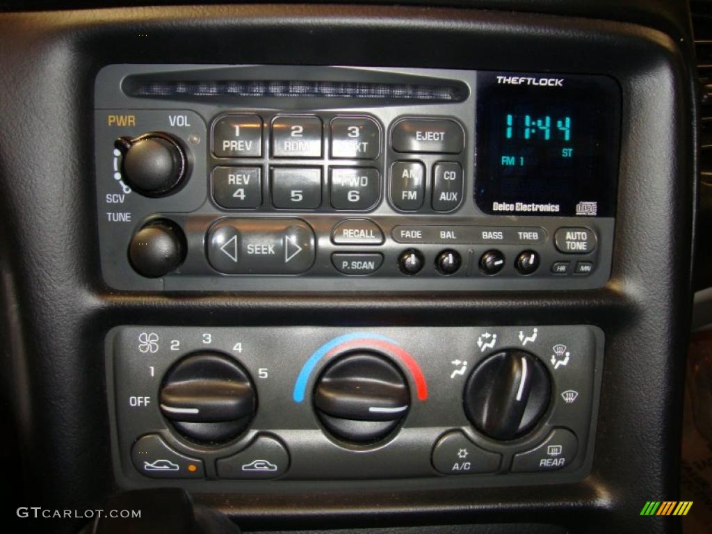 1999 Chevrolet Corvette Coupe Controls Photo #42652156