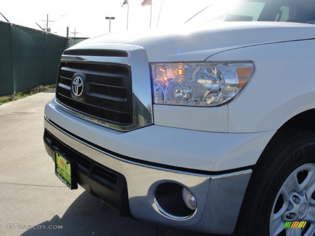 2011 Tundra Double Cab - Super White / Graphite Gray photo #9