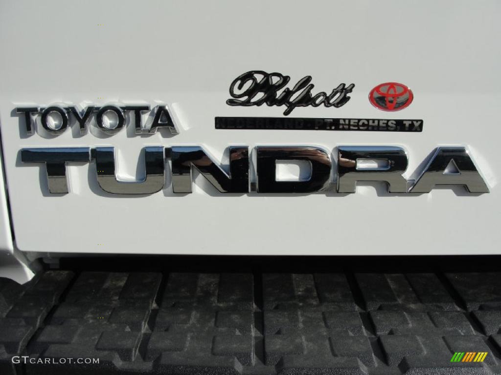 2011 Tundra Double Cab - Super White / Graphite Gray photo #16