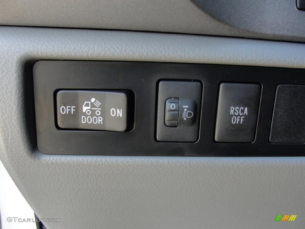 2011 Toyota Tundra CrewMax 4x4 Controls Photo #42662482