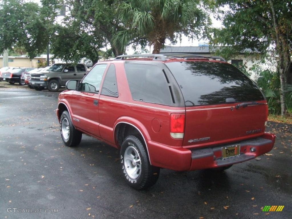 Majestic Red Metallic 2001 Chevrolet Blazer LS Exterior Photo #42664825