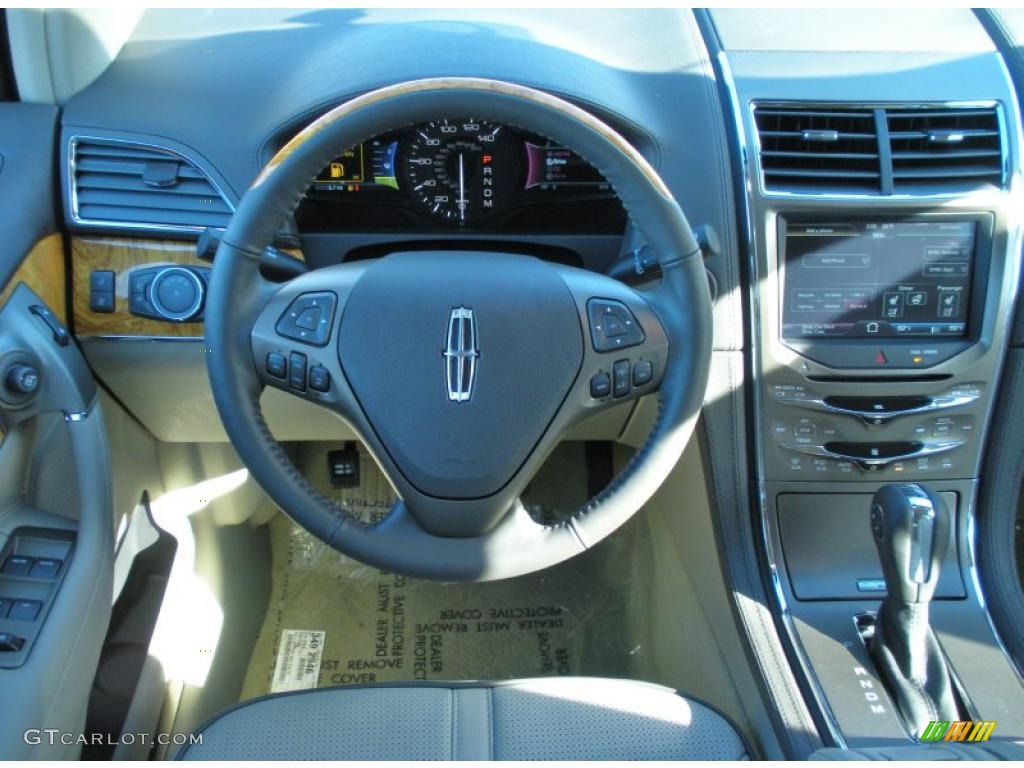 2011 Lincoln MKX FWD Medium Light Stone Dashboard Photo #42669806