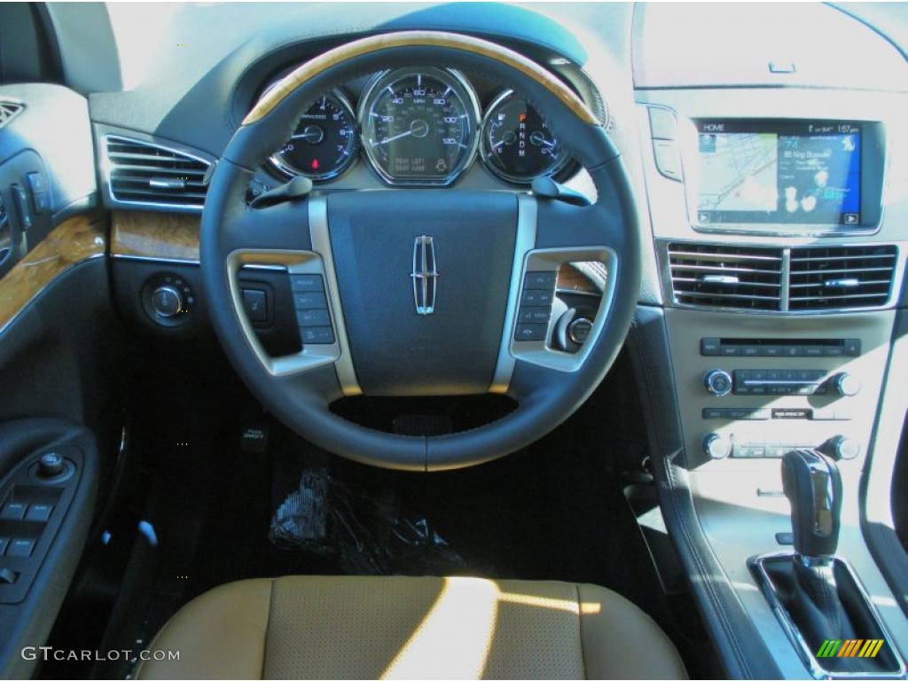 2011 Lincoln MKT AWD EcoBoost Canyon Brown Steering Wheel Photo #42670054