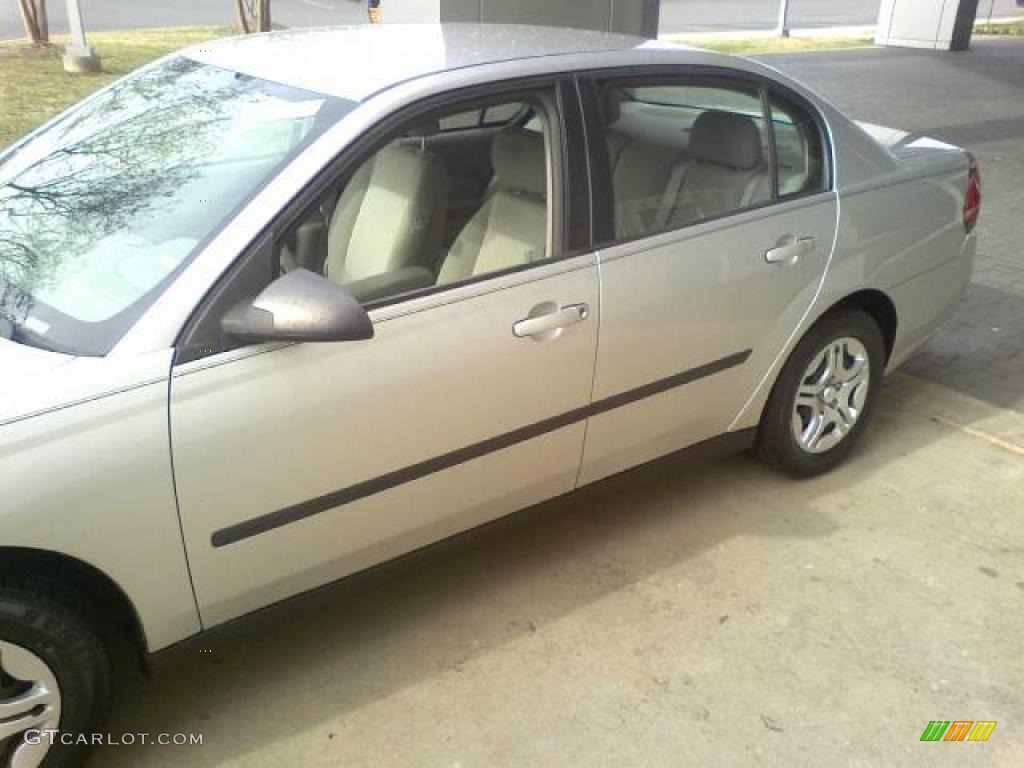 2005 Malibu Sedan - Galaxy Silver Metallic / Gray photo #20