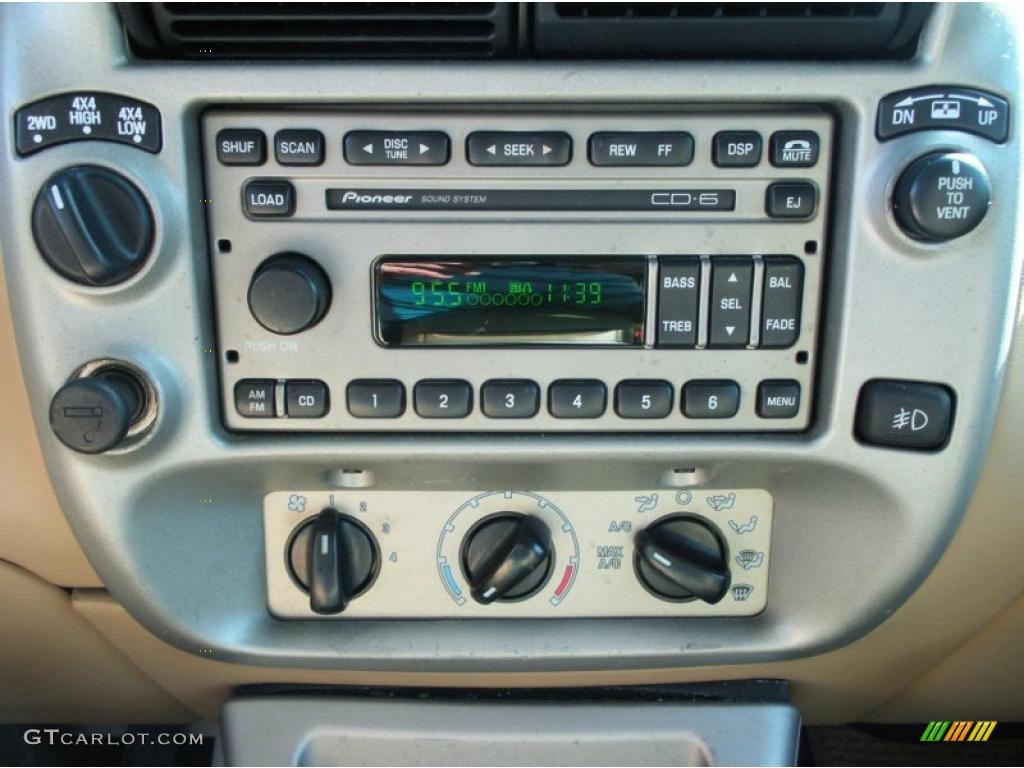 2002 Ford Explorer Sport Trac 4x4 Controls Photo #42672102