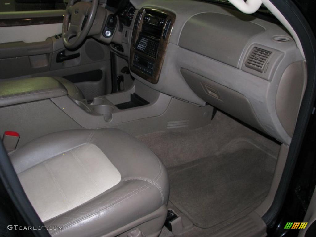 2004 Explorer Eddie Bauer 4x4 - Black / Graphite photo #6