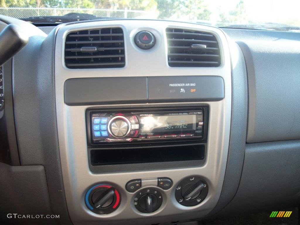 2006 Colorado LT Crew Cab - Victory Red / Very Dark Pewter photo #15