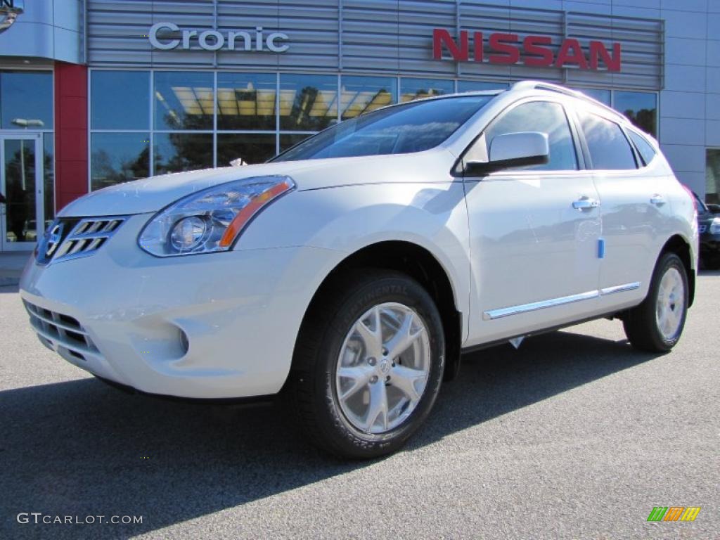 2011 Rogue SV - Pearl White / Black photo #1