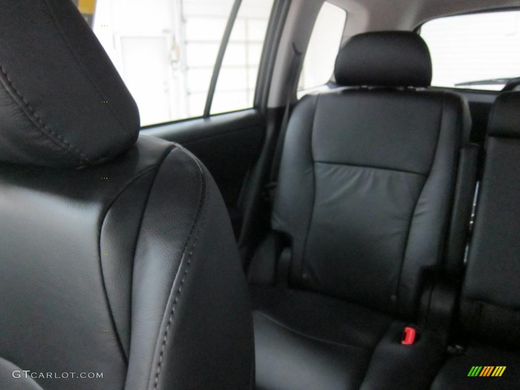 Black Interior 2011 Toyota Highlander SE 4WD Photo #42683654