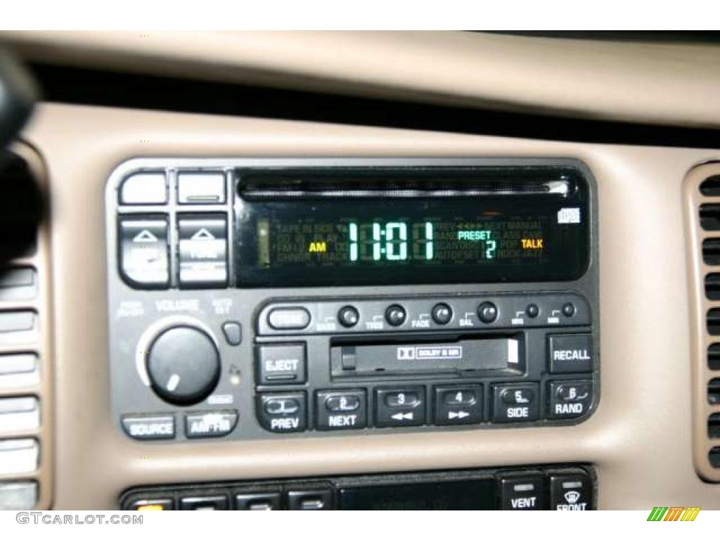 2004 Buick Park Avenue Ultra Controls Photo #42685211