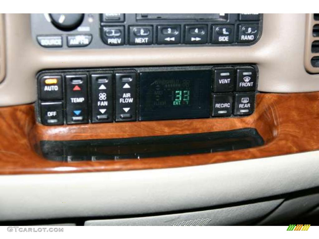 2004 Buick Park Avenue Ultra Controls Photo #42685235