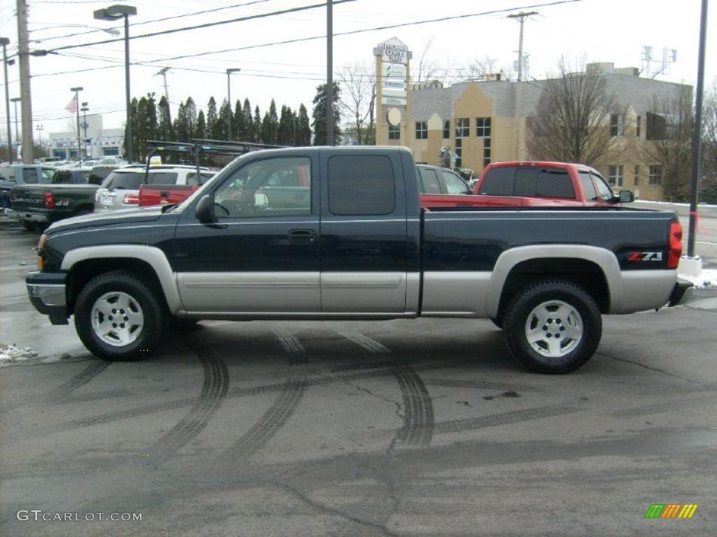 2006 Silverado 1500 LT Extended Cab 4x4 - Dark Blue Metallic / Dark Charcoal photo #4