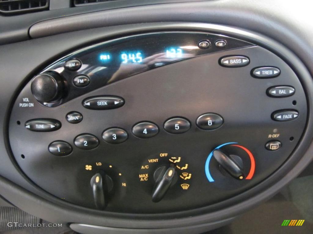 1999 Ford Taurus LX Controls Photo #42689259
