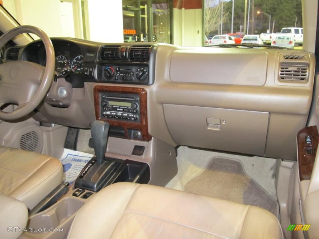 2001 Isuzu Rodeo LSE Beige Dashboard Photo #42689827