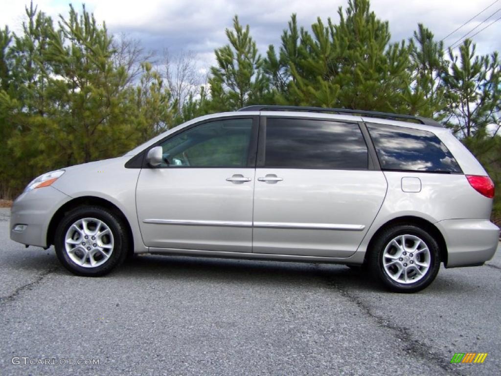 2006 Sienna Limited - Silver Shadow Pearl / Stone Gray photo #12
