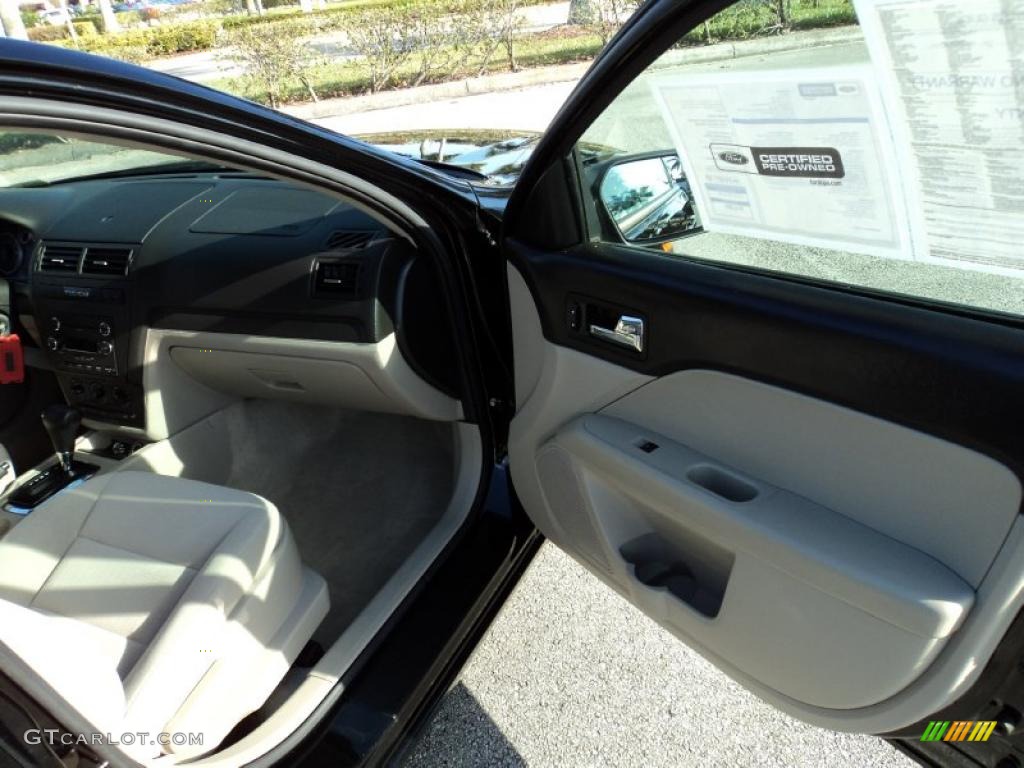 2008 Fusion S - Black Ebony / Camel photo #18