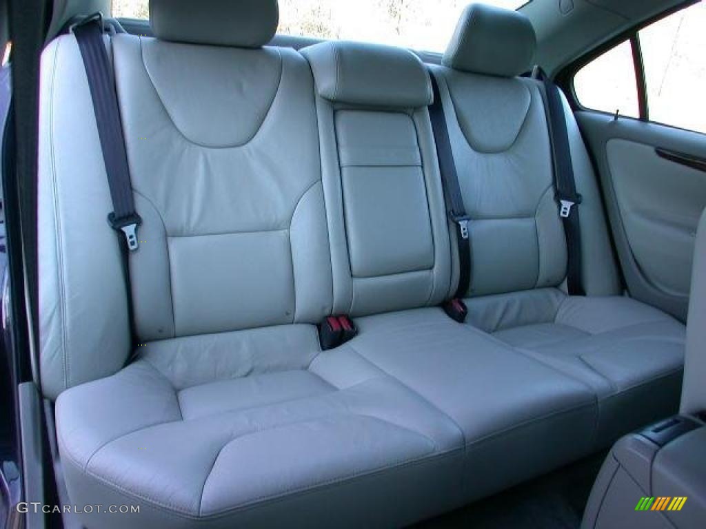 Taupe/Light Taupe Interior 2005 Volvo S60 2.5T Photo #42696339