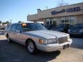 Opal Grey Pearlescent - Town Car Executive Photo No. 2