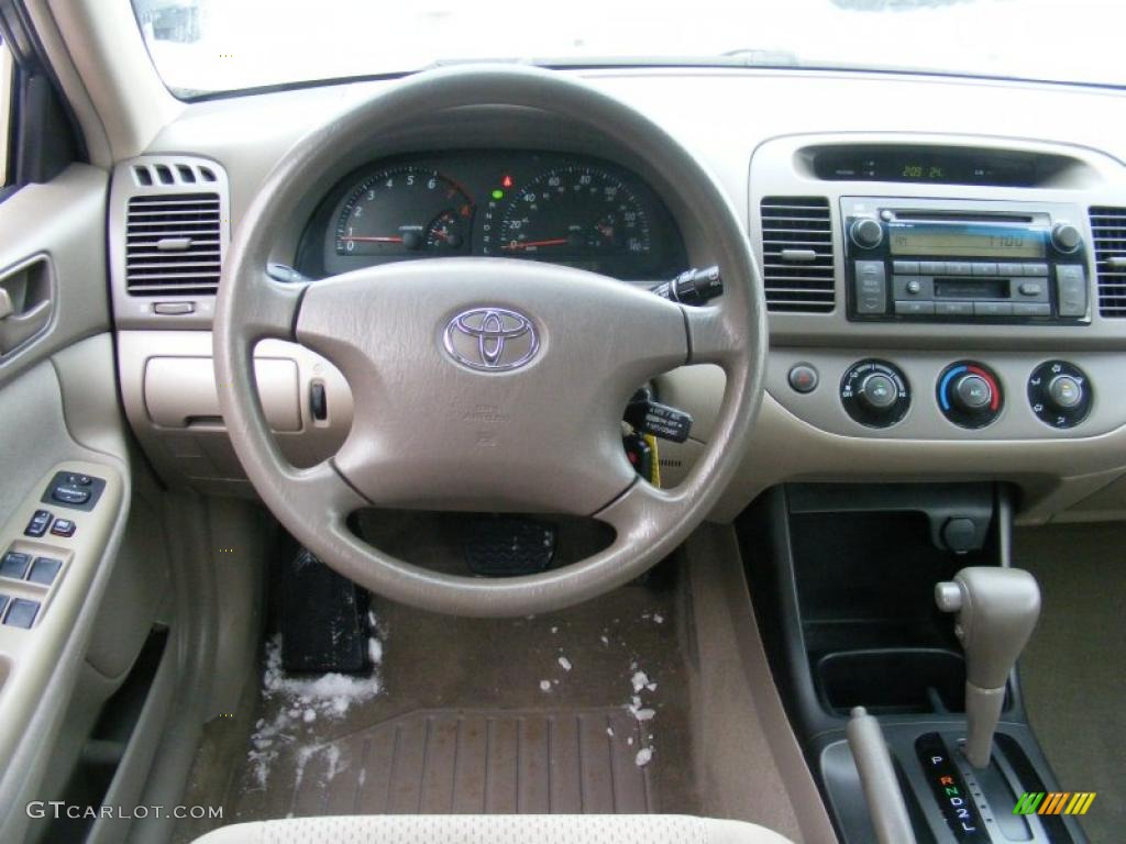 2003 Camry LE - Desert Sand Mica / Taupe photo #15