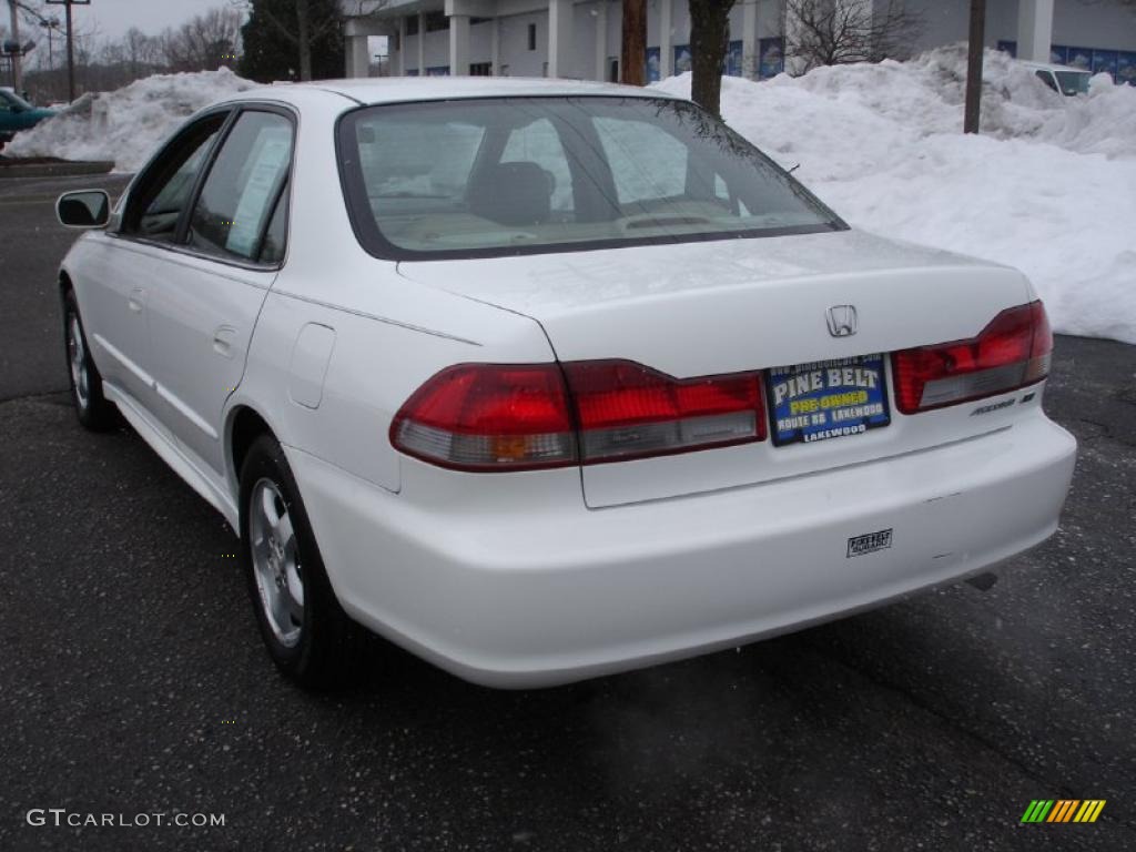 2001 Accord EX V6 Sedan - Taffeta White / Ivory photo #6