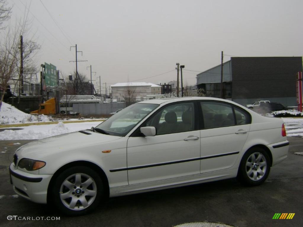 2004 3 Series 325i Sedan - Alpine White / Sand photo #3