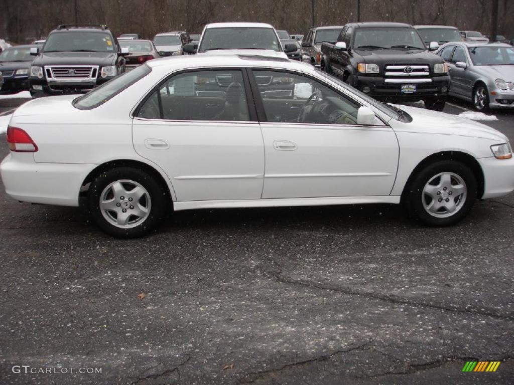 2001 Accord EX V6 Sedan - Taffeta White / Ivory photo #7