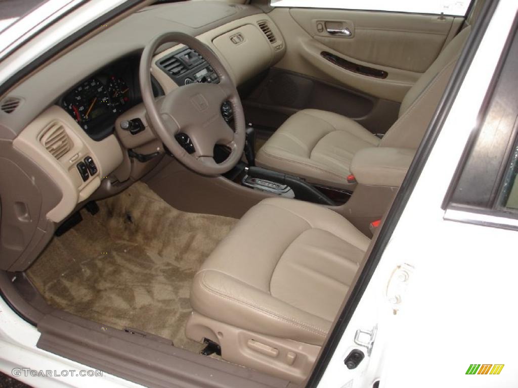 2001 Accord EX V6 Sedan - Taffeta White / Ivory photo #10