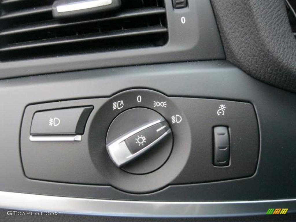 2011 BMW X3 xDrive 28i Controls Photo #42701603