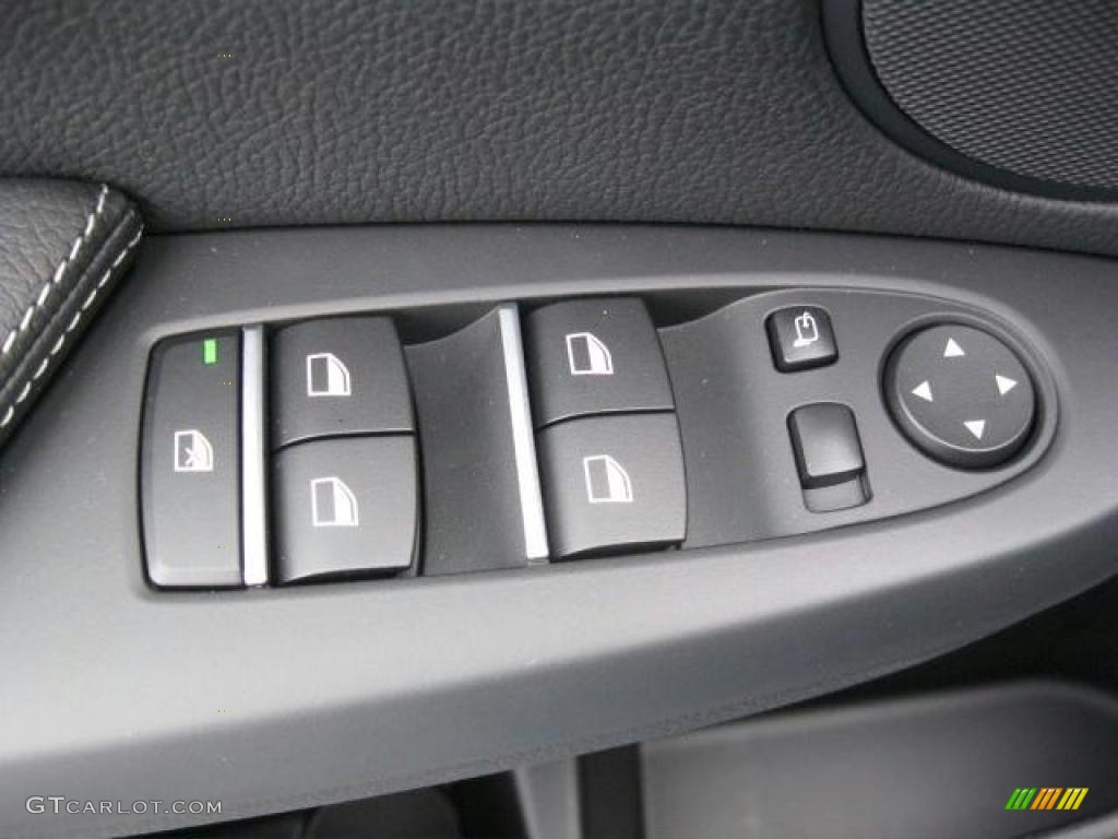 2011 BMW X3 xDrive 28i Controls Photo #42701623