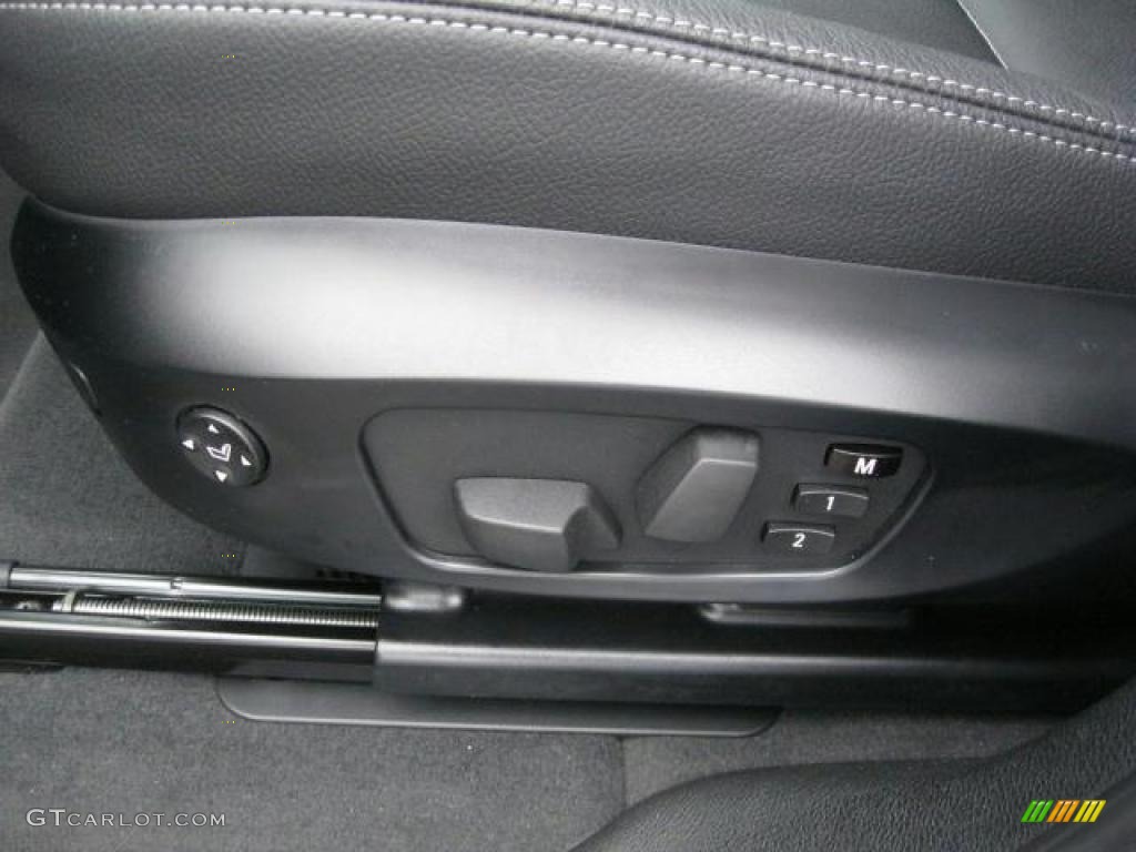 2011 BMW X3 xDrive 28i Controls Photo #42701639