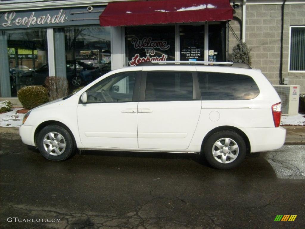 2007 Sedona LX - White / Beige photo #2