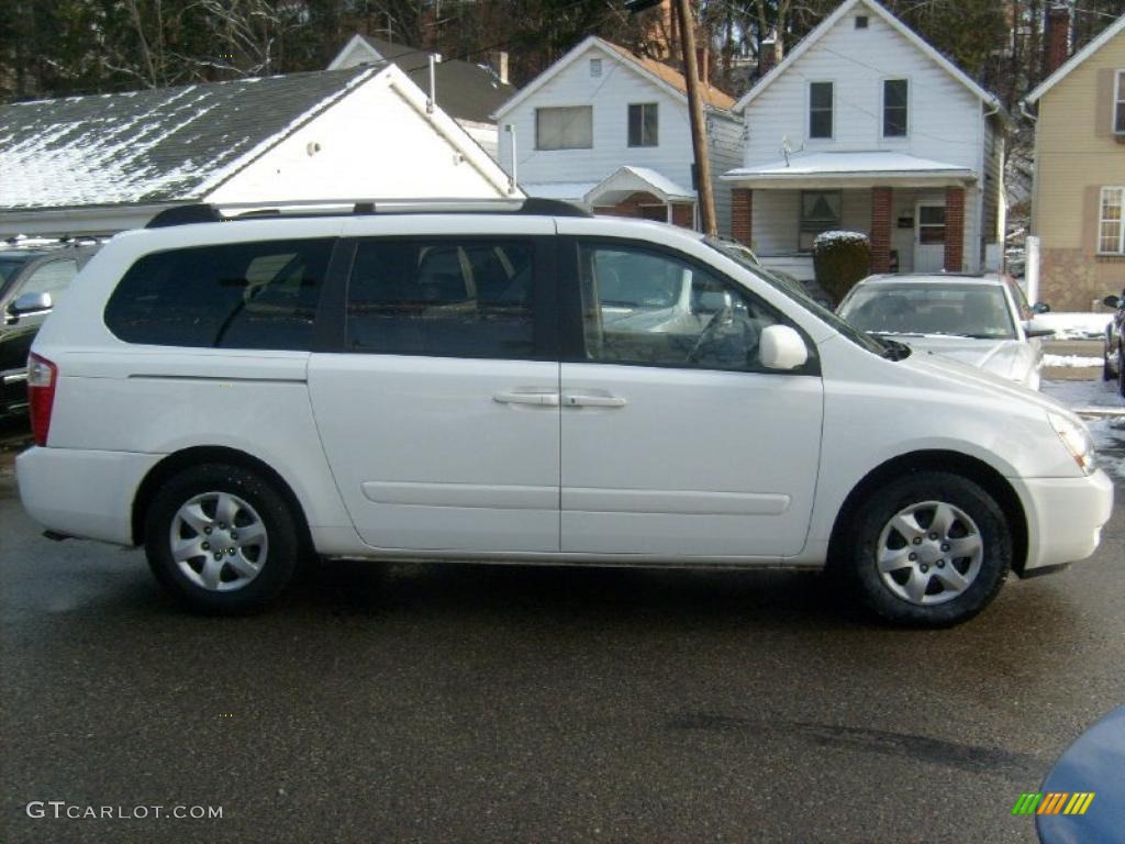 2007 Sedona LX - White / Beige photo #6