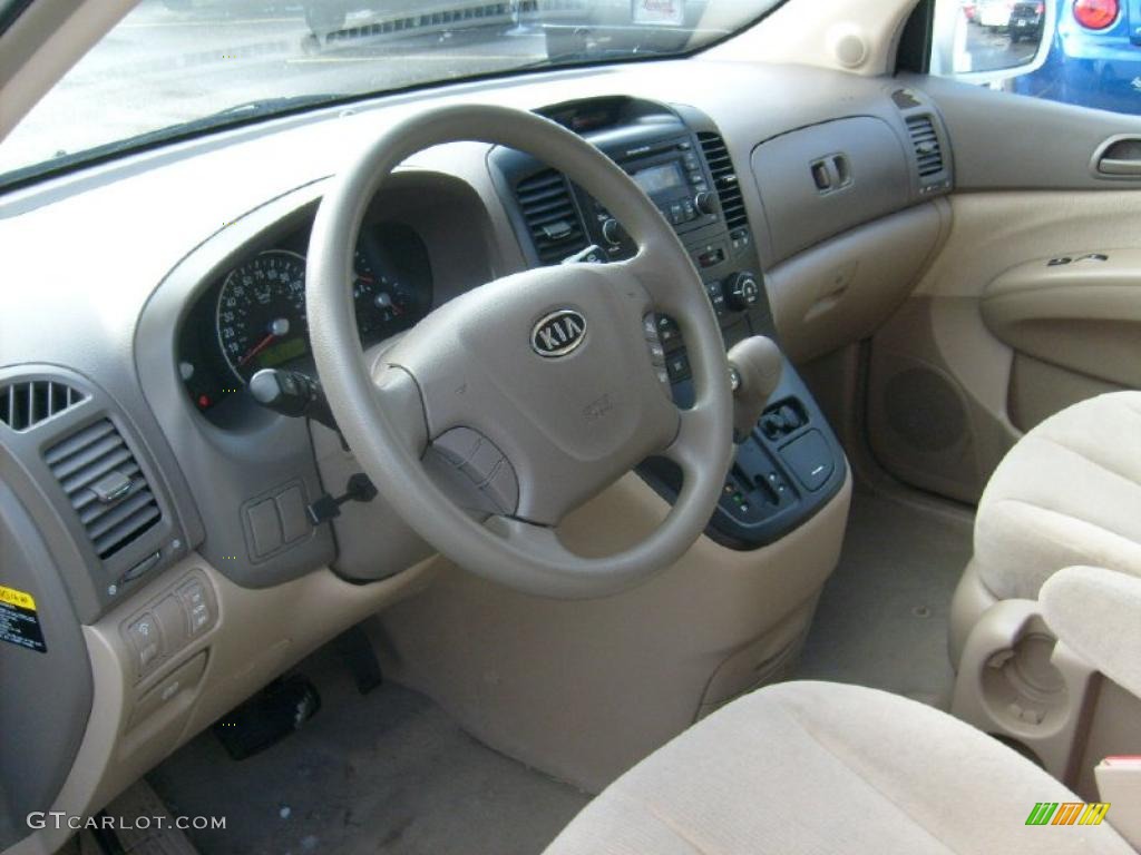 2007 Sedona LX - White / Beige photo #9