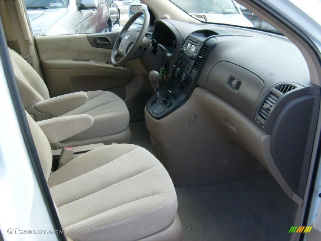 2007 Sedona LX - White / Beige photo #17