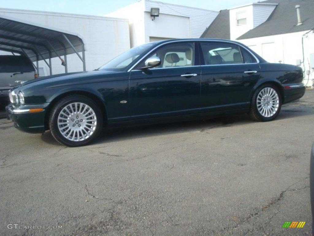 2007 XJ Vanden Plas - Jaguar Racing Green Metallic / Champagne photo #3