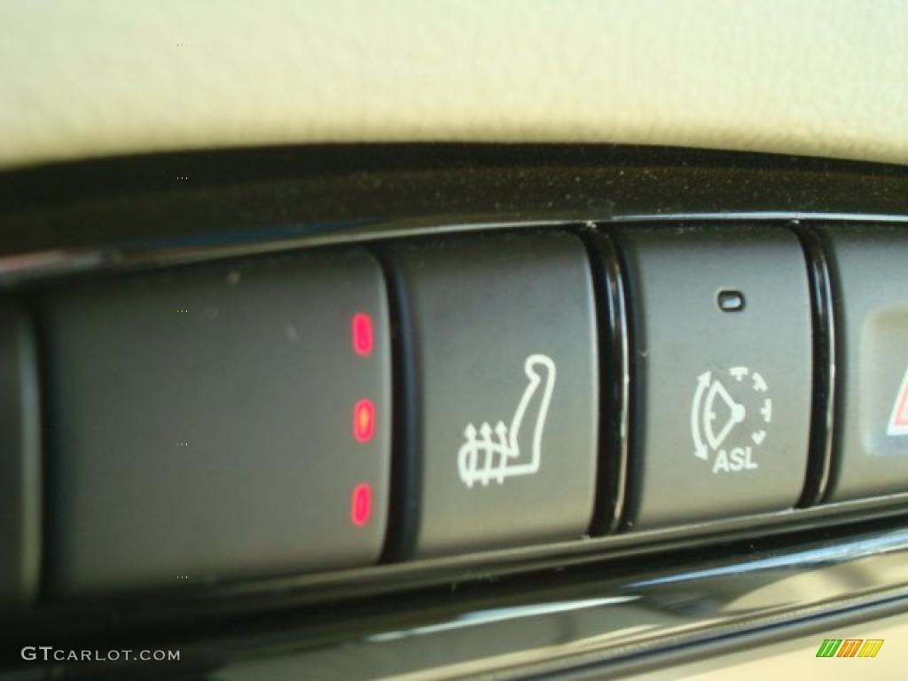 2007 Jaguar XJ Vanden Plas Controls Photo #42703568
