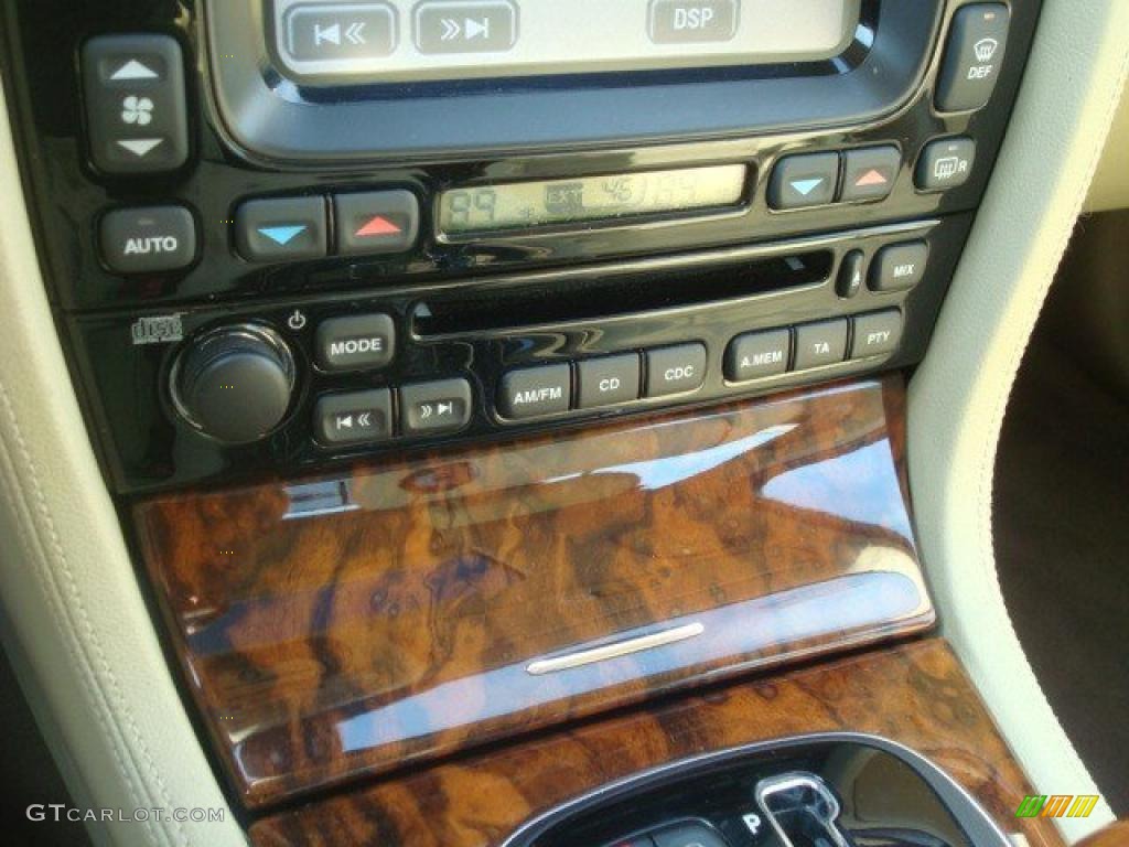 2007 Jaguar XJ Vanden Plas Controls Photo #42703580