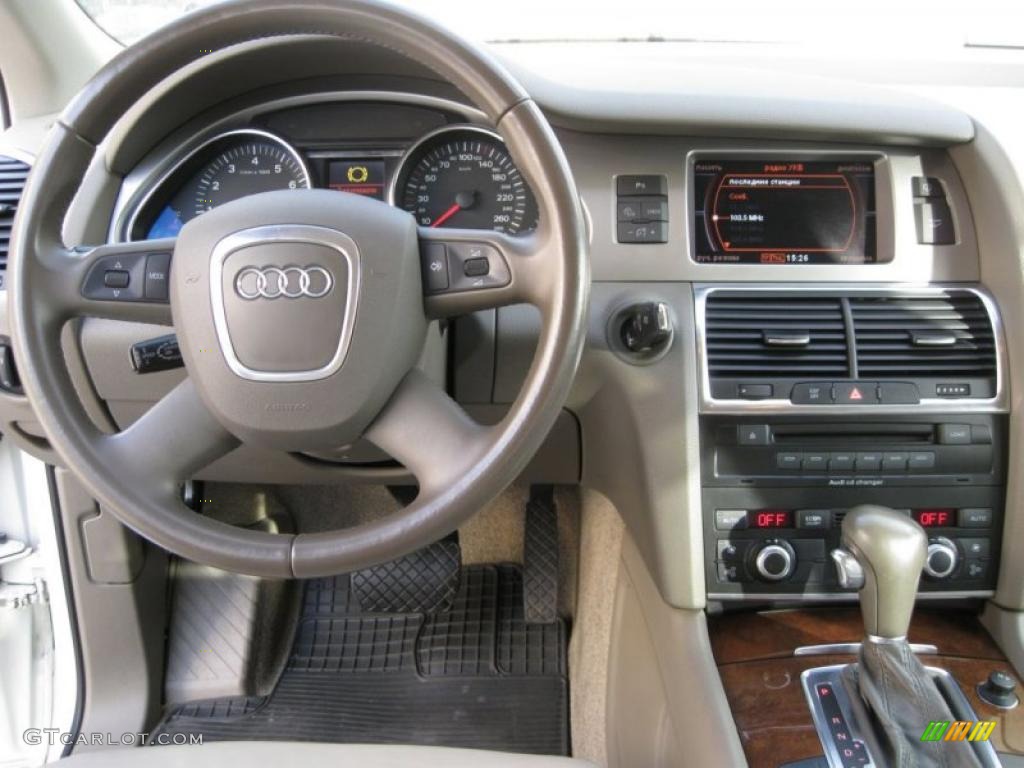 2007 Audi Q7 4.2 Premium quattro Cardamom Beige Dashboard Photo #42705960