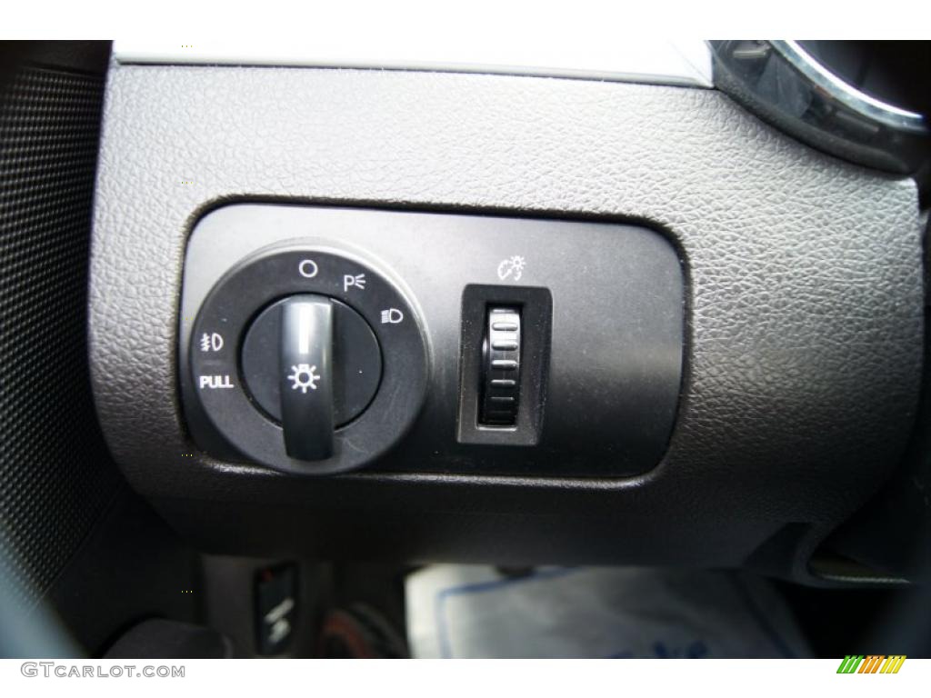 2008 Ford Mustang GT Premium Coupe Controls Photo #42708204