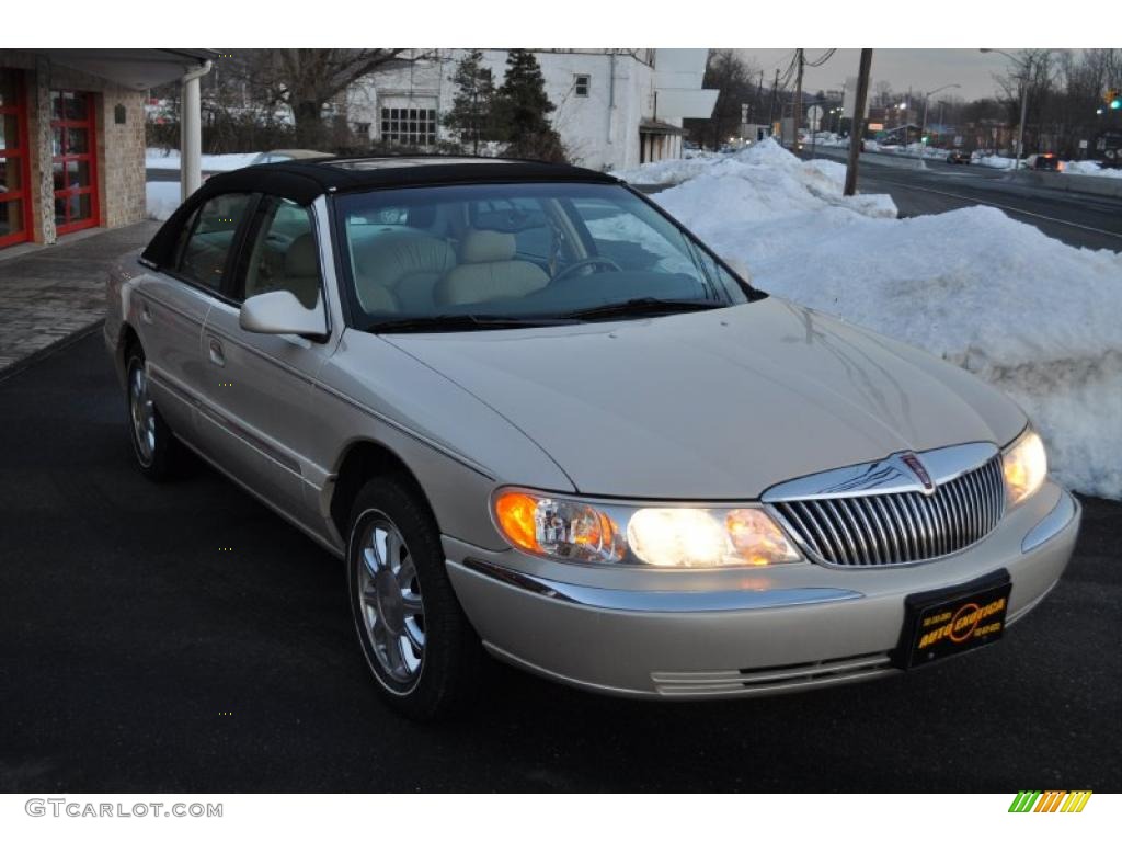 2001 Continental  - White Pearl Tri-Coat / Light Parchment photo #4