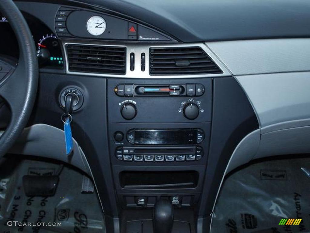 2007 Chrysler Pacifica AWD Controls Photo #42709084