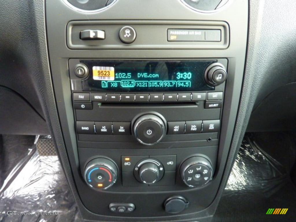 2011 Chevrolet HHR LS Controls Photo #42719577