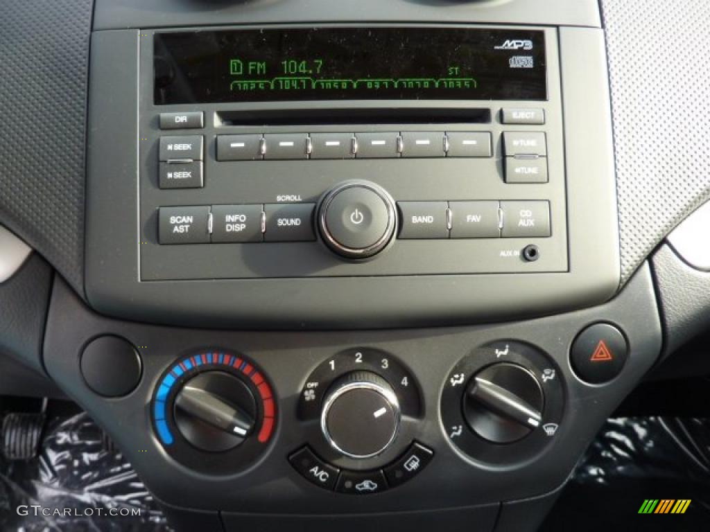2011 Chevrolet Aveo LT Sedan Controls Photo #42720578