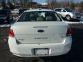 White Suede - Focus SE Sedan Photo No. 3