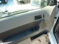 White Suede - Focus SE Sedan Photo No. 11