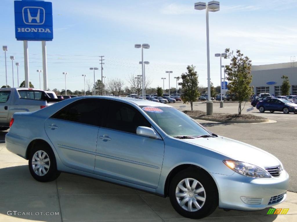 2006 Camry LE - Sky Blue Pearl / Taupe photo #3