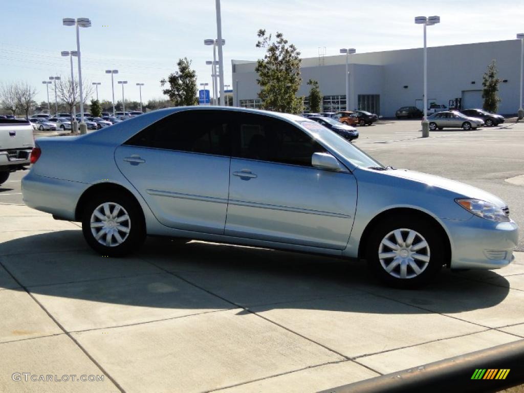 2006 Camry LE - Sky Blue Pearl / Taupe photo #4